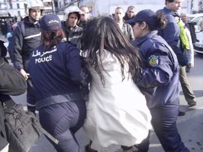 arresto de una mujer argelina