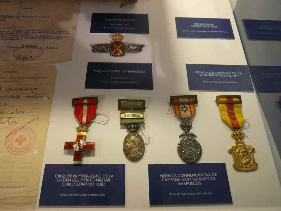 medallas2.jpg (75356 bytes)