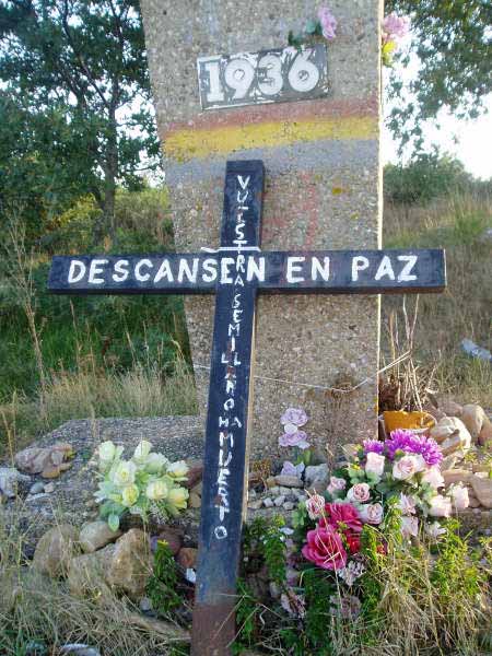 Monumento en M_de Oca 2 Burgos.jpg (63375 bytes)