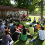 En uno de los picnic por el decrecimiento.