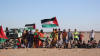 Saharauis que piden la autodeterminacin del Shara Occidental en los campamentos de Tindouf, 2010. Foto de Ariel Armeo