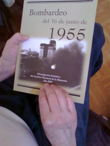 Cubierta del libro Memoria oficial bombardeo de Plaza de Mayo del 16 de junio de 1955